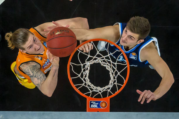 方向产生更 方向产生更