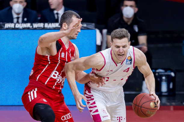 浓墨重彩的 浓墨重彩的